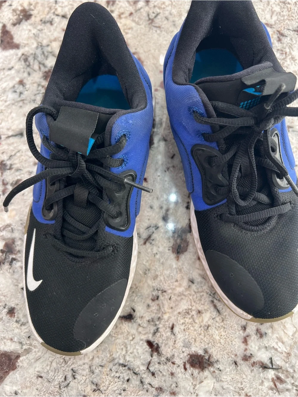 Nike Kids Black and Royal Blue Low-Top Sneakers